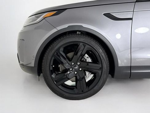 Used 2024 Land Rover Discovery S AWD/4WD image 25