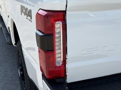 New 2026 Ford F350 Lariat w/ Black Appearance Package AWD/4WD image 12