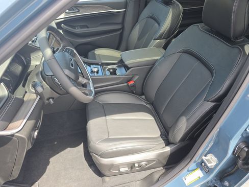 New 2026 Jeep Grand Cherokee L Limited AWD/4WD image 31