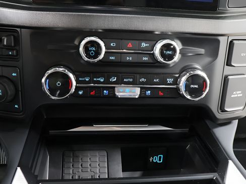 Used 2026 Ford F250 Platinum AWD/4WD image 9