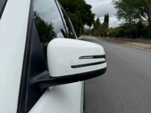 Used 2014 Mercedes-Benz GLK 350 2WD image 9