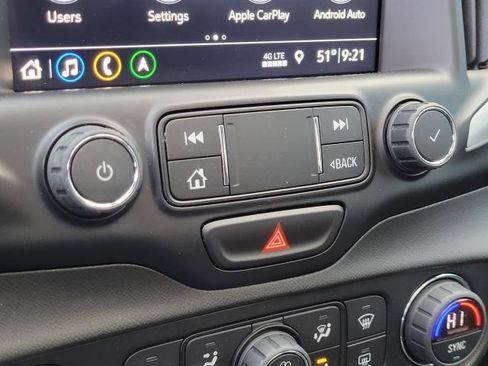 Used 2021 GMC Terrain SLE w/ Driver Convenience Package image 32