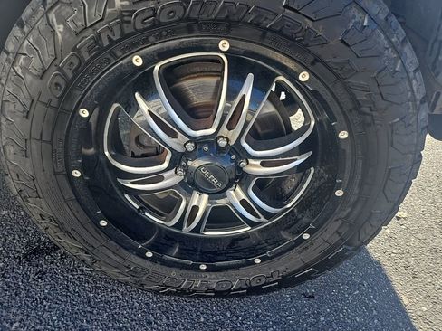 Used 2015 Ford F150 Lariat image 38