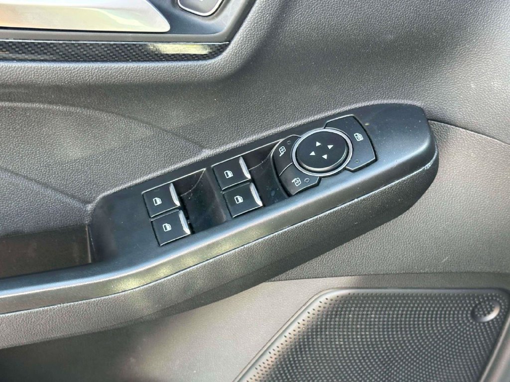 Used 2025 Ford Escape ST-Line Select AWD/4WD image 17