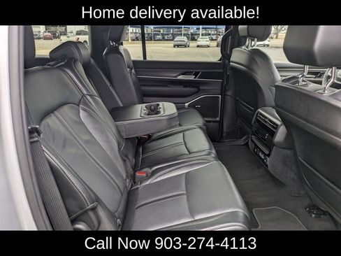 Used 2024 Jeep Wagoneer L Series II image 33