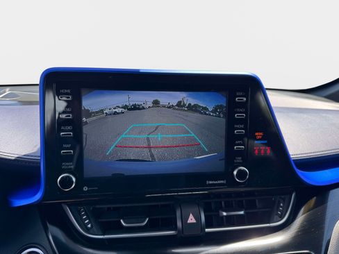 Used 2021 Toyota C-HR XLE FWD image 27