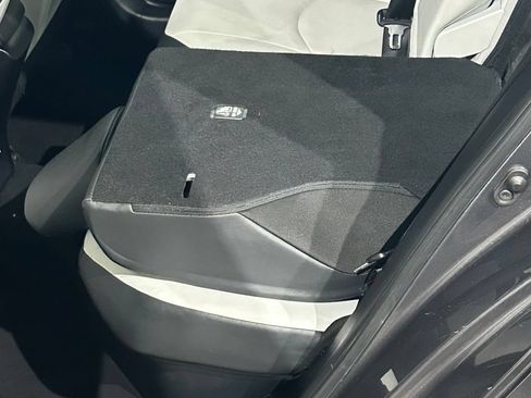 Used 2018 Toyota Prius Four FWD image 41