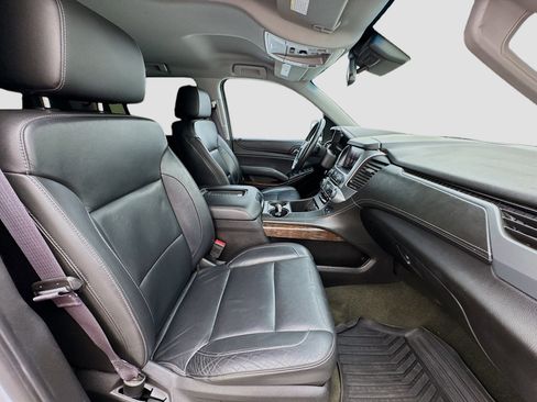 Used 2017 Chevrolet Suburban LT w/ Luxury Package image 20