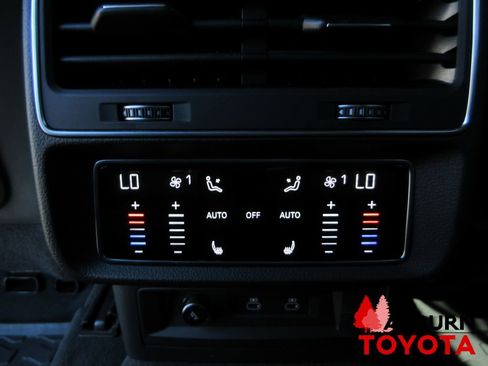 Used 2022 Audi Q8 Premium Plus image 25