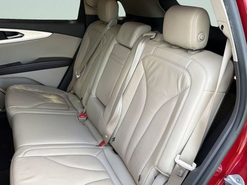 Used 2020 Lincoln Nautilus FWD w/ Equipment Group 101A image 29