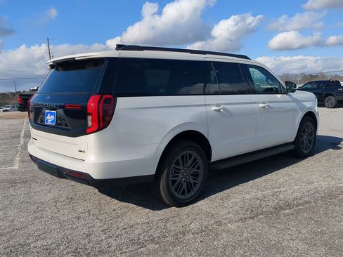 New 2026 Ford Expedition Max Platinum w/ Stealth Appearance Package AWD/4WD image 3