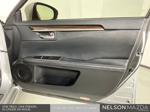 Used 2016 Lexus ES 350 w/ Luxury Package w/Wood Trim FWD image 22