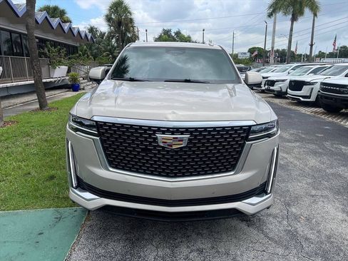Used 2021 Cadillac Escalade ESV Premium Luxury w/ Performance Package AWD/4WD image 3