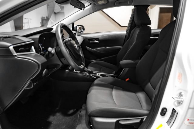 Used 2021 Toyota Corolla LE w/ Carpet Mat Package (TMS) FWD image 4
