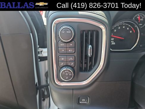 Certified 2022 Chevrolet Silverado 1500 RST w/ Redline Edition AWD/4WD image 19