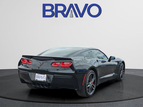 Used 2017 Chevrolet Corvette Stingray Coupe RWD image 5