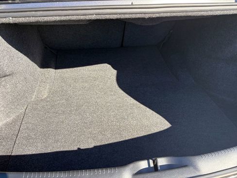 Used 2019 Chrysler 300 Touring w/ Chrome Appearance Package image 19