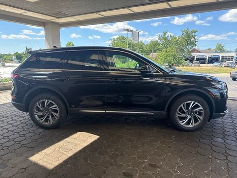 Used 2024 Lincoln Corsair AWD w/ Equipment Group 101A image 4