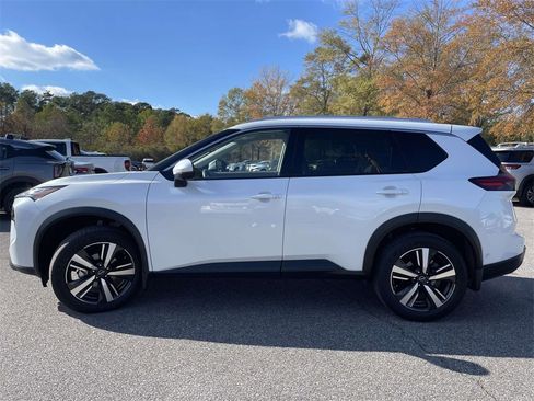 Used 2024 Nissan Rogue SL image 6