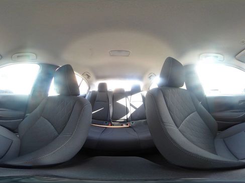 Used 2025 Toyota Corolla LE image 42