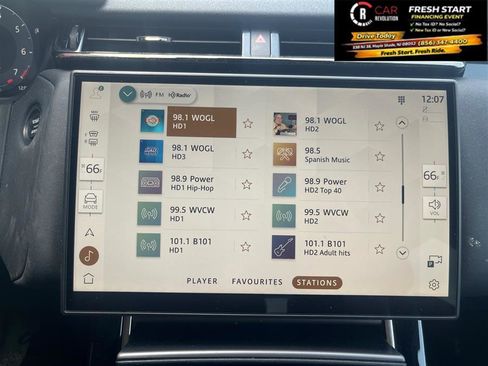 Used 2025 Land Rover Range Rover Velar Dynamic SE AWD/4WD image 21