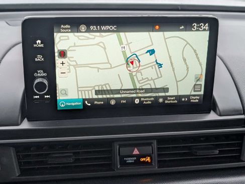 Certified 2025 Honda Pilot Touring image 32