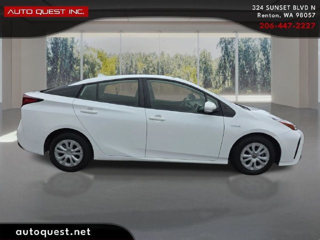 Used 2022 Toyota Prius LE FWD image 4