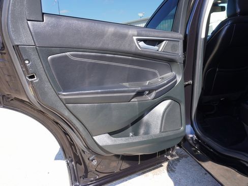 Certified 2023 Ford Edge Titanium image 21