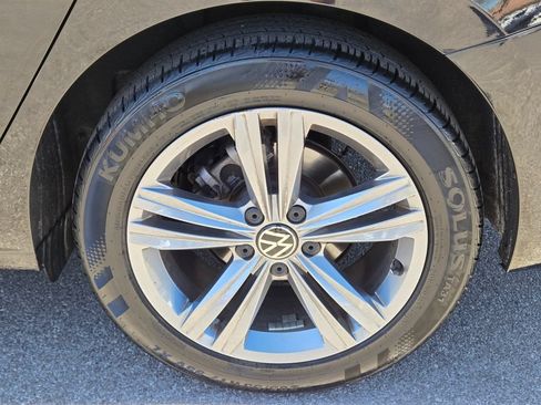 Used 2024 Volkswagen Jetta SE FWD image 11