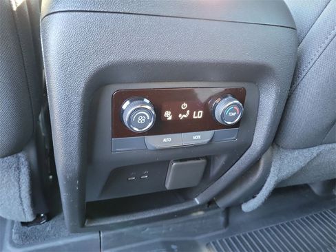 Used 2025 Chevrolet Traverse LT w/ Enhanced Driving Package image 20