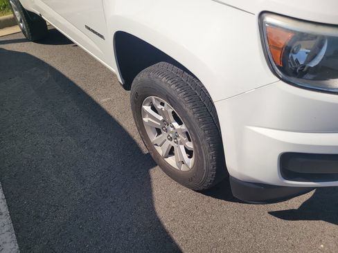 Used 2018 Chevrolet Colorado LT AWD/4WD image 4