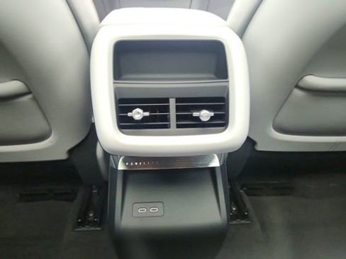 Used 2024 Cadillac Lyriq Luxury image 40