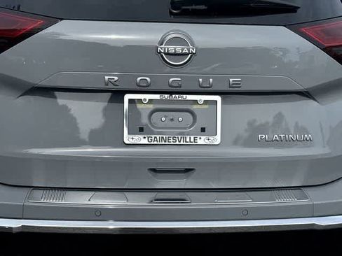Used 2024 Nissan Rogue Platinum w/ Platinum Premium Package FWD image 11