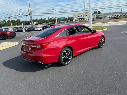 Used 2018 Honda Accord Sport image 9
