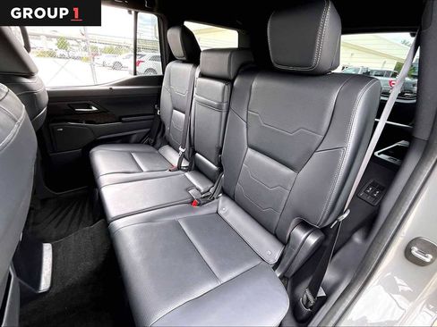Used 2024 Lexus GX 550 w/ Accessory Package (Z1) AWD/4WD image 18