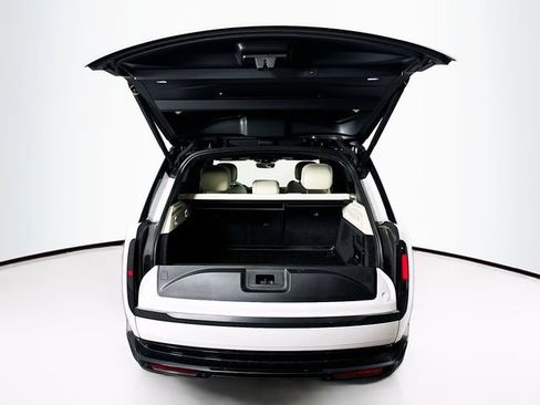 Used 2023 Land Rover Range Rover SE AWD/4WD image 6