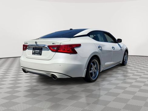 Used 2017 Nissan Maxima 3.5 SL w/ Interior Lighting Package FWD image 9