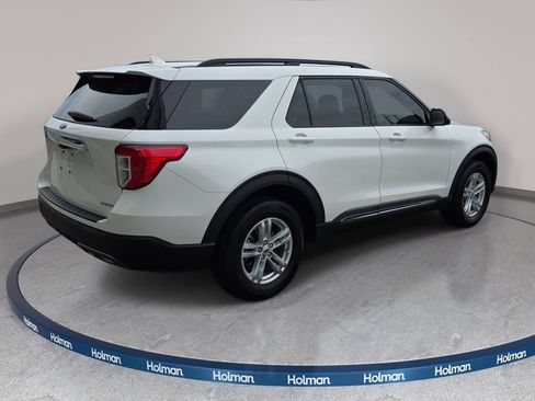 Certified 2022 Ford Explorer XLT w/ Equipment Group 202A AWD/4WD image 5