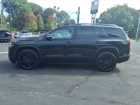 Used 2023 GMC Acadia SLT w/ Elevation Edition image 6