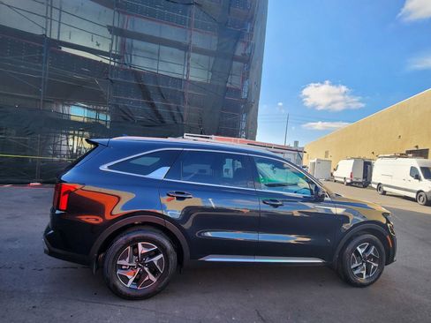 Used 2023 Kia Sorento EX image 7