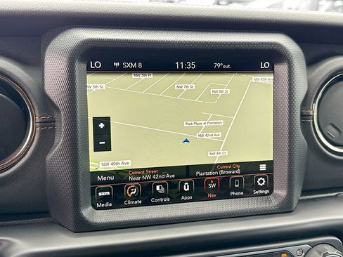 Used 2021 Jeep Gladiator Overland image 14