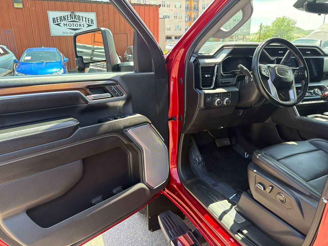 Used 2024 GMC Sierra 3500 Denali w/ Denali Reserve Package AWD/4WD image 9