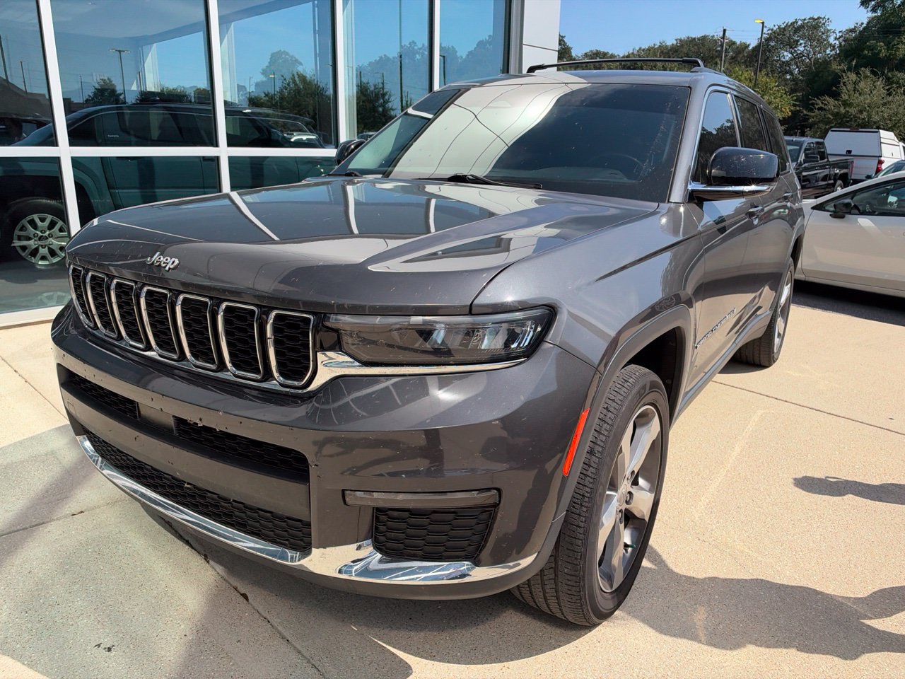 Used 2021 Jeep Grand Cherokee L Limited RWD image 1