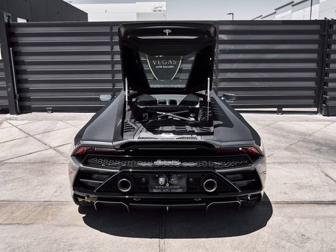 Used 2021 Lamborghini Huracan EVO RWD image 24