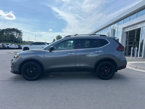 Used 2018 Nissan Rogue SV FWD image 9