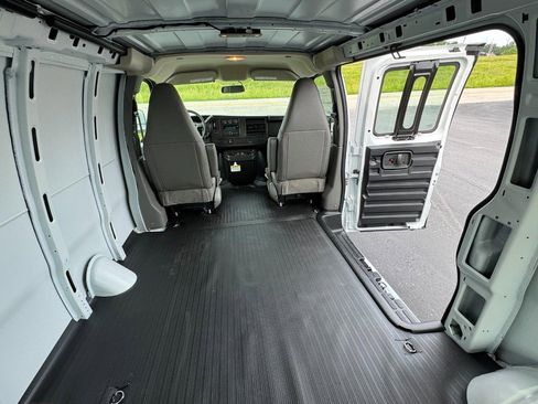 New 2026 GMC Savana 2500 w/ Communications Package RWD image 11
