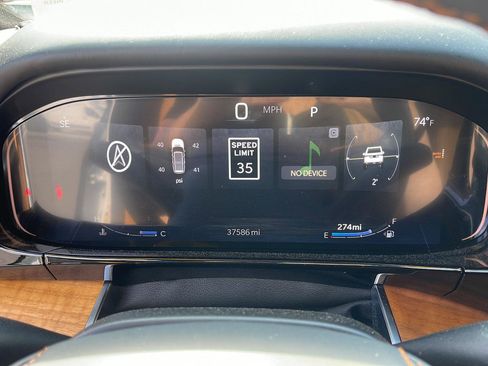 Used 2024 Jeep Grand Wagoneer Series III image 14