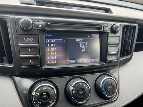 Used 2015 Toyota RAV4 LE image 16