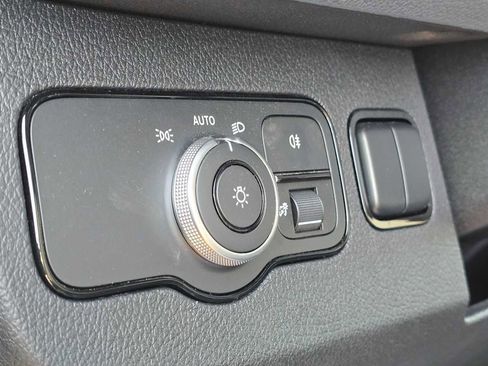 Used 2025 Mercedes-Benz Sprinter 2500 image 27