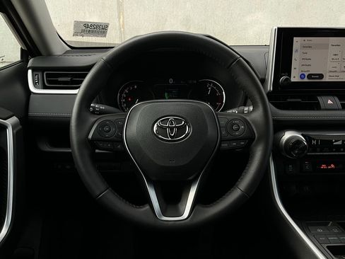 Used 2025 Toyota RAV4 XLE w/ Weather Package image 33